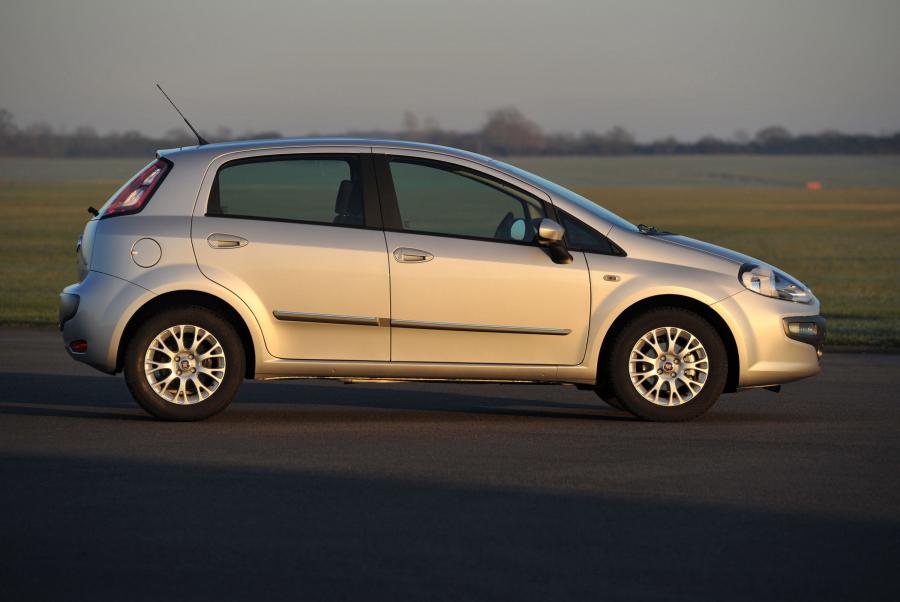  Fiat Punto Evo 2010 года  (фото 36 из 70)